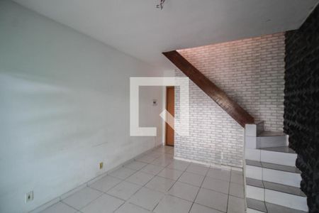 Sala de casa para alugar com 2 quartos, 70m² em Jacutinga, Mesquita