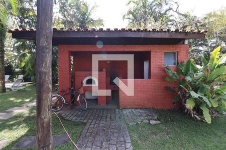 Quintal - Churrasqueira de casa para alugar com 4 quartos, 350m² em Jardim Acapulco, Guarujá