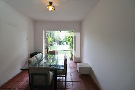 Sala de casa para alugar com 4 quartos, 350m² em Jardim Acapulco, Guarujá