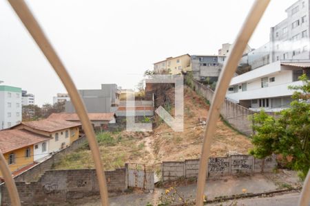 Vista da Sala de apartamento à venda com 3 quartos, 70m² em Heliópolis, Belo Horizonte