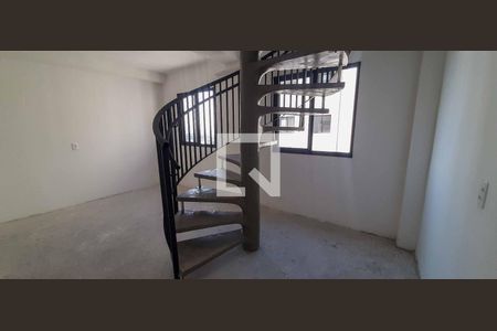 Escada de kitnet/studio à venda com 1 quarto, 39m² em Bonfim, Osasco