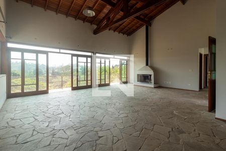 Sala de casa para alugar com 5 quartos, 200m² em Vila Santo Antônio, Cotia