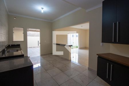 Cozinha de casa de condomínio para alugar com 3 quartos, 180m² em Residencial Real Park Sumaré, Sumaré