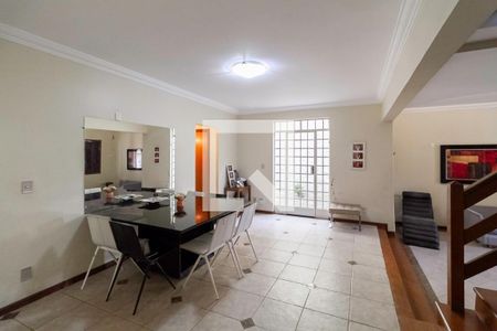 Sala 2 de casa para alugar com 4 quartos, 270m² em Ouro Preto, Belo Horizonte