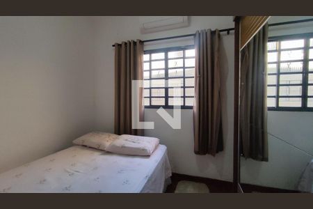 Quarto 1  de casa à venda com 2 quartos, 200m² em Jardim Laguna, Contagem