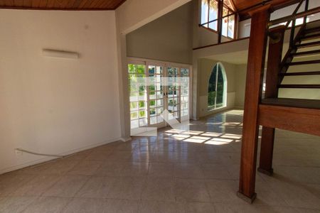 Sala 1 de casa de condomínio à venda com 4 quartos, 500m² em Camboinhas, Niterói