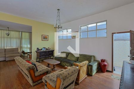 Sala de casa à venda com 4 quartos, 380m² em Sion, Belo Horizonte