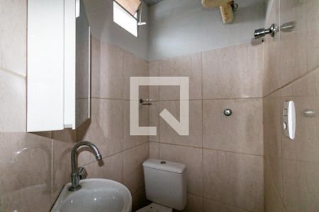 Banheiro de apartamento para alugar com 1 quarto, 40m² em Lagoinha, Belo Horizonte