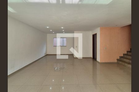 Sala de casa de condomínio para alugar com 4 quartos, 220m² em Vargem Grande, Rio de Janeiro