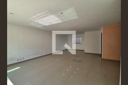 Sala de casa de condomínio para alugar com 4 quartos, 220m² em Vargem Grande, Rio de Janeiro