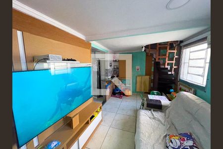 Sala de casa à venda com 2 quartos, 120m² em Eldorado, Contagem