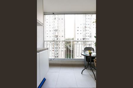 Varanda de apartamento à venda com 2 quartos, 59m² em Jardim Wanda, Taboão da Serra