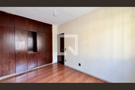 quarto de apartamento para alugar com 4 quartos, 250m² em Santo Antônio, Belo Horizonte