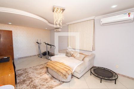 Sala de TV de casa à venda com 5 quartos, 390m² em Alvorada, Contagem