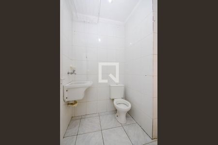 Banheiro de kitnet/studio para alugar com 1 quarto, 35m² em Jardim Santa Mena, Guarulhos