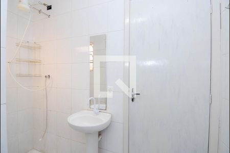 Banheiro de kitnet/studio para alugar com 1 quarto, 35m² em Jardim Santa Mena, Guarulhos