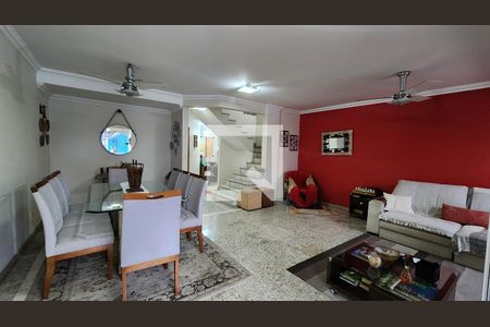 Sala de casa para alugar com 4 quartos, 260m² em Embaré, Santos