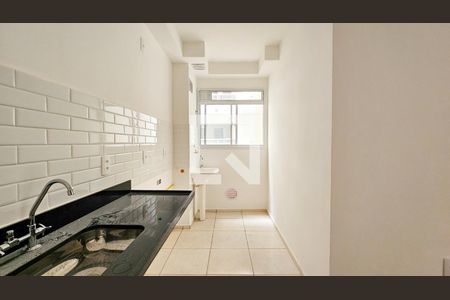 Cozinha de apartamento para alugar com 3 quartos, 54m² em Jurubatuba, São Paulo