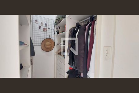 Closet Quarto 1 suíte de apartamento para alugar com 3 quartos, 89m² em Jardim Santo Antônio, Santo André