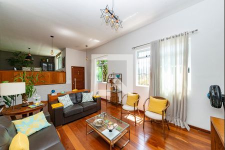 Sala 1 de casa à venda com 4 quartos, 275m² em Santa Lúcia, Belo Horizonte