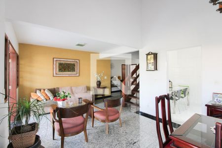 Sala de casa de condomínio à venda com 4 quartos, 235m² em Paquetá, Belo Horizonte