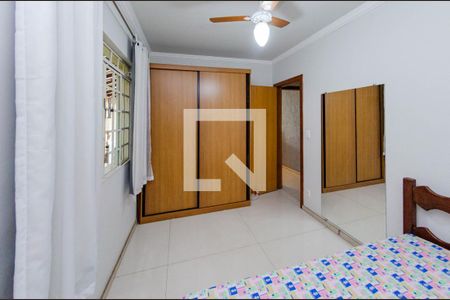 Quarto 1 de casa à venda com 3 quartos, 400m² em Caiçara-adelaide, Belo Horizonte