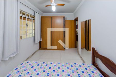 Quarto 1 de casa à venda com 3 quartos, 400m² em Caiçara-adelaide, Belo Horizonte