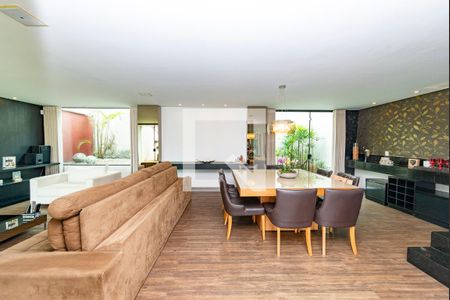 Sala 1 de casa à venda com 4 quartos, 300m² em Caiçara-adelaide, Belo Horizonte