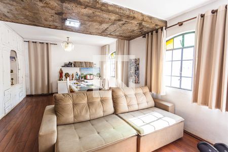 Sala de casa para alugar com 4 quartos, 379m² em Santa Tereza, Belo Horizonte