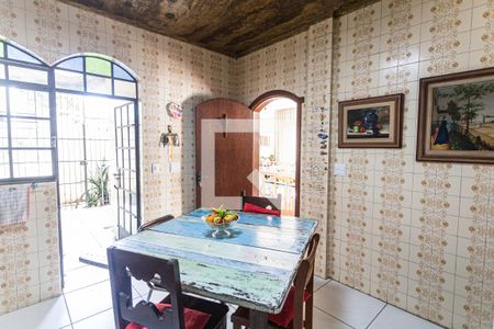 Cozinha de casa para alugar com 4 quartos, 379m² em Santa Tereza, Belo Horizonte