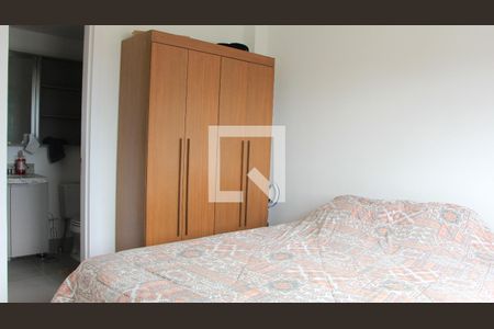 Quarto 2 de apartamento para alugar com 3 quartos, 67m² em Passo da Areia, Porto Alegre