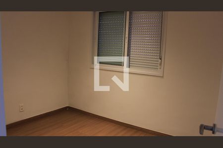 Quarto de apartamento para alugar com 3 quartos, 67m² em Passo da Areia, Porto Alegre