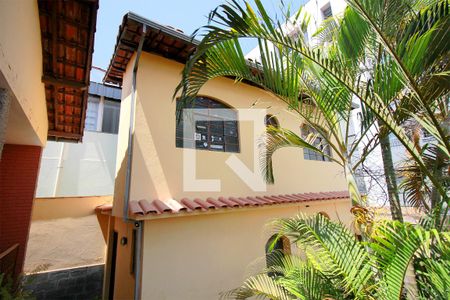 Jardim frente de casa para alugar com 5 quartos, 273m² em Ipiranga, Belo Horizonte