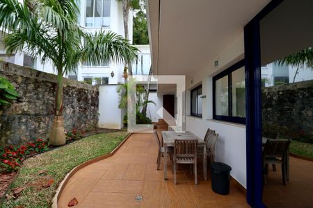 Quintal de casa para alugar com 4 quartos, 290m² em Loteamento Joao Batista Juliao, Guarujá