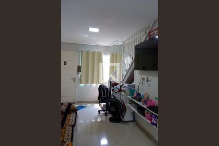 sala de casa de condomínio à venda com 2 quartos, 72m² em São Pedro, Osasco