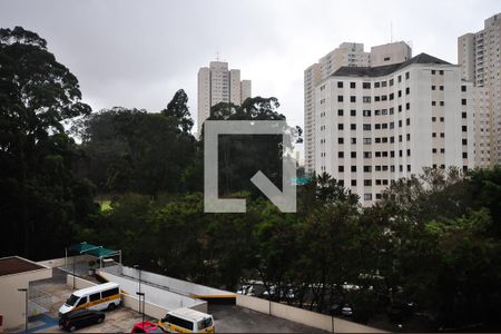 Vista de apartamento à venda com 2 quartos, 57m² em Parque Taboão, Taboão da Serra