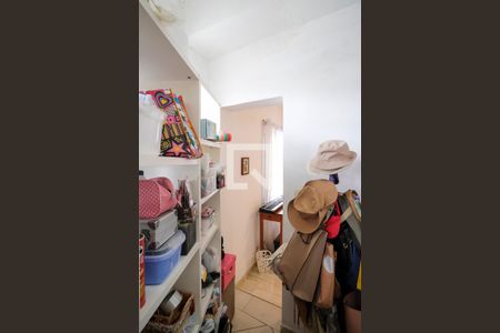 Closet quarto 1 de casa à venda com 3 quartos, 120m² em Nova Gerti, São Caetano do Sul