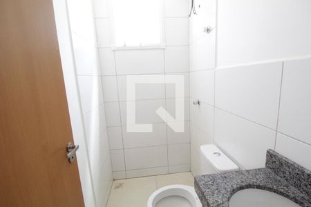 Banheiro do Quarto 1 de apartamento para alugar com 2 quartos, 48m² em Jardim Holanda, Uberlândia