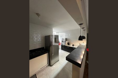 Cozinha de apartamento à venda com 3 quartos, 80m² em João Pinheiro, Belo Horizonte