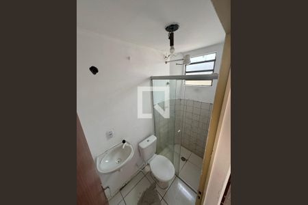 Banheiro de apartamento à venda com 2 quartos, 60m² em Califórnia, Belo Horizonte