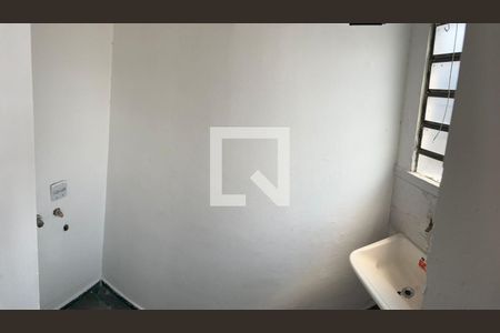 Banheiro de apartamento à venda com 2 quartos, 60m² em Califórnia, Belo Horizonte