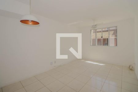 Sala de casa de condomínio à venda com 4 quartos, 90m² em Humaitá, Porto Alegre