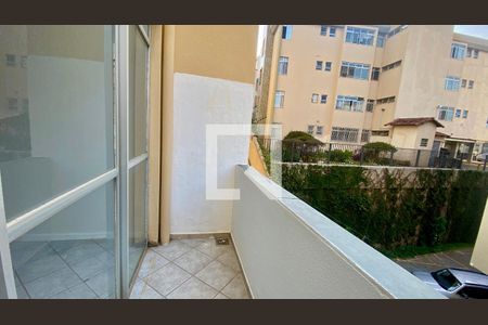 Sala de apartamento à venda com 3 quartos, 70m² em Estoril, Belo Horizonte