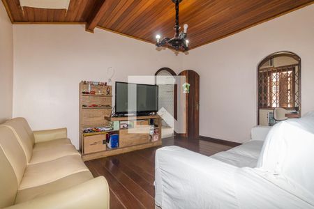 Sala de casa à venda com 3 quartos, 184m² em Partenon, Porto Alegre