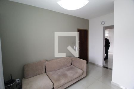 Sala de apartamento para alugar com 2 quartos, 60m² em Cazeca, Uberlândia