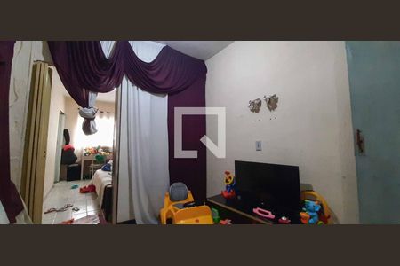 Sala de casa para alugar com 2 quartos, 30m² em São Pedro, Osasco