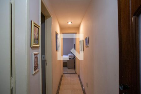 Corredor de casa para alugar com 3 quartos, 250m² em Sagrada Família, Belo Horizonte