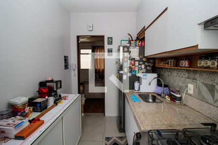 Cozinha de apartamento à venda com 2 quartos, 60m² em Estoril, Belo Horizonte