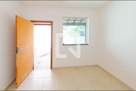 Sala de casa para alugar com 3 quartos, 110m² em Alto Caiçaras, Belo Horizonte