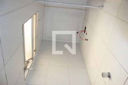 Banheiro de kitnet/studio para alugar com 1 quarto, 35m² em Jardim Santa Mena, Guarulhos